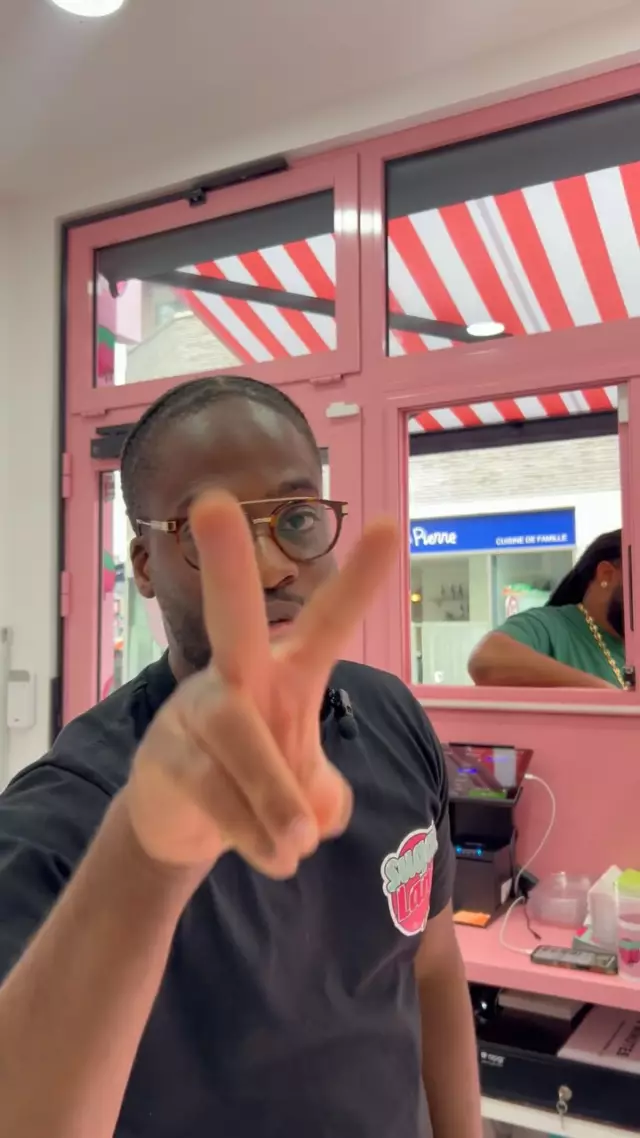 UNE JOURNÉE CLASSIQUE CHEZ SUGAR LAND 👨🏾‍⚕️💉
•
PRÊT POUR UNE NOUVELLE SEMAINE GOURMANDE ? 🤤
•
🏡 2 Rue Arsène Chéreau, 93100 Montreuil • 🚇 L9 - Robespierre 
•
QUAND C’EST L’HEURE… C’EST L’HEURE DU CREAM ! 👶 

#sugarland #montreuil #dessert #beignets #gourmandise #foodlover #pourtoi #paris #halal #restaurant